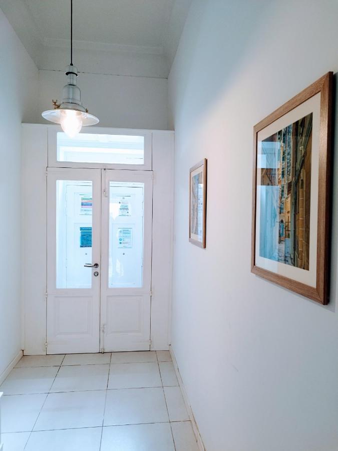Chic, Stylish Traditional Townhouse With Terrace - خليج سانت بول المظهر الخارجي الصورة